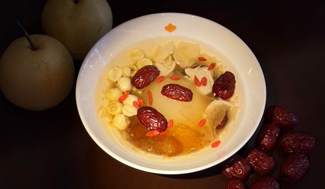 有店铺日销近百份滋补甜品“预计秋冬将卖出近万份”PG电子游戏麻将胡了秋冬“养生经济”升温！成都(图3)